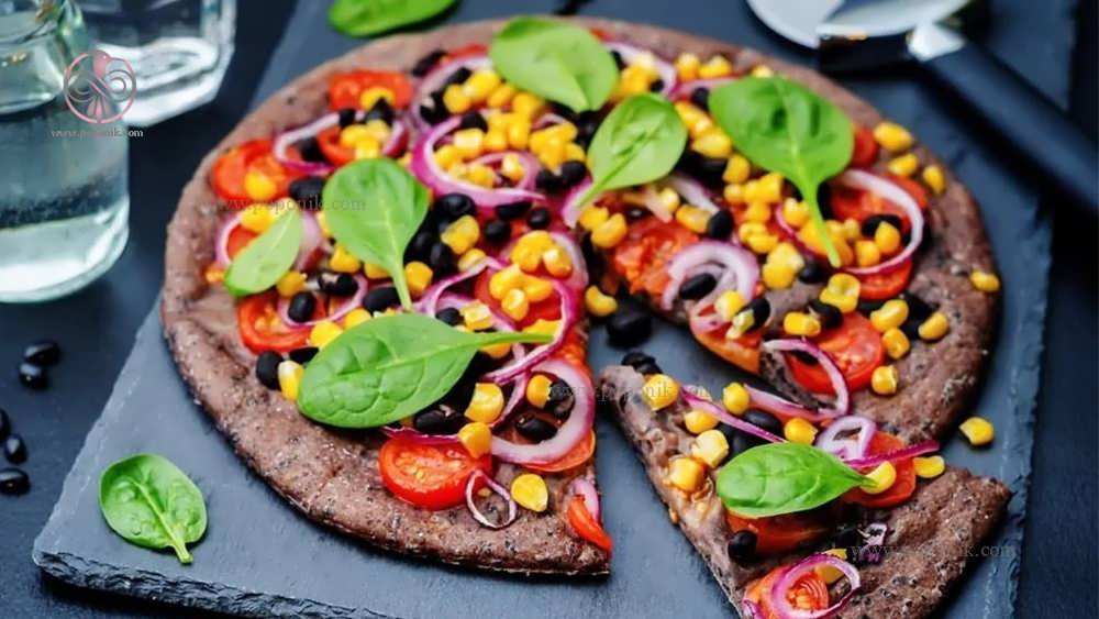 پیتزا با پوسته لوبیای سیاه