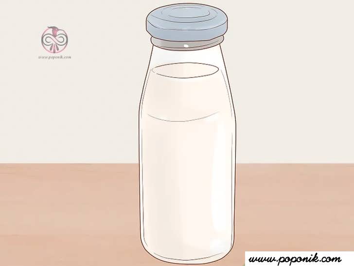 شیر را در قابلمه ای کوچک بگذارید تا دم بکشد